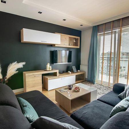 Vip Apartament Жешов Екстериор снимка